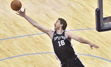 Los Spurs ganan en Portland con 20 puntos y 17 rebotes de Pau Gasol