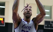 Lakers y Bucks elevan su número de bajas por la pandemia