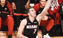 Miami Heat da la campanada en Milwaukee sin Jimmy Butler