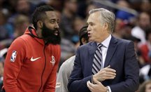 Los Rockets se quejan del arbitraje tras su primer duelo con Warriors