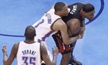 LeBron amargó el regreso de Westbrook: el balón fue suyo