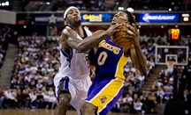 La NBA sanciona con 1 partido a Nick Young tras la trifulca del Suns-Lakers