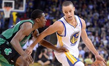 Jordan Crawford (izq.) deja los Celtics para ser el suplente de Stephen Curry en los Warriors
