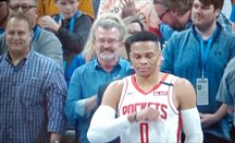 Westbrook regresa a Oklahoma entre gritos de "MVP, MVP..."