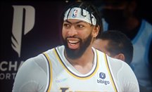 Lakers se impone a Spurs con 34 puntos de Davis y debut de Horton-Tucker
