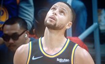 Curry volvió a liderar un triunfo de Warriors