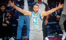 Curry metió 50 puntos tras encestar 16 triples