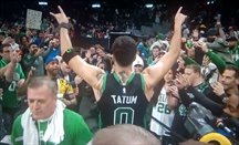Tatum celebra el triunfo