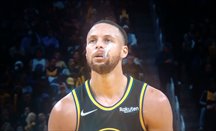 Curry encestó 30 puntos