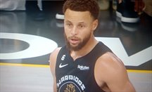 Curry metió 24 puntos en la victoria de Warriors
