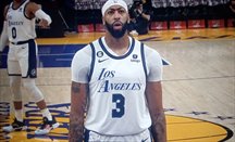Davis volvió a ser la estrella de Lakers