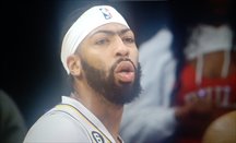 Lakers arruina el regreso de Curry bajo el liderazgo de Davis