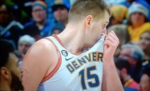 Denver impone su poder como local ante Suns con triple-doble de Jokic