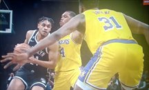 Brooklyn se impone a Lakers en un partido mutilado por las bajas