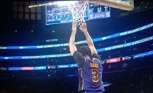 Lakers derrota a Thunder con un imponente Anthony Davis