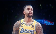 Russell seguirá jugando en los Lakers