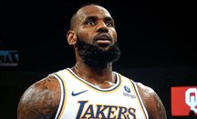 Lakers rompe su mala racha en Oklahoma con 40 puntos de LeBron James