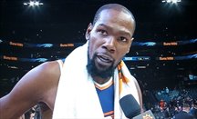 Durant estuvo inmenso anotando 40 puntos sin lanzar un solo tiro libre