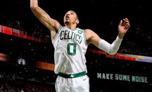 Los Celtics dominan el partido de apertura liderados por Tatum