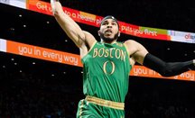 Tatum lideró el triunfo de Celtics