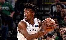 Jimmy Butler lideró a los Sixers