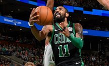 Los Celtics sufren para ganar en Denver con Irving al frente