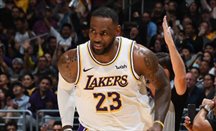 LeBron James se entrena con compañeros de Lakers