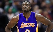 Lakers y Luol Deng llegan a un acuerdo para rescindir su contrato