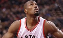 Ibaka seguirá jugando en Toronto Raptors