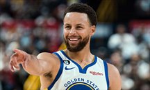 Warriors recupera el aliento derrotando a Miami con 33 puntos de Curry