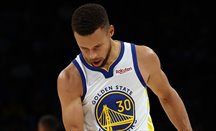 Warriors espera recuperar a Curry en el arranque de los playoffs