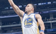 Curry y los Warriors completaron una pretemporada sin derrotas