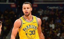 Curry anotó 10 triples en el Warriors-Kings