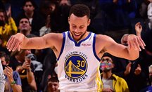 Curry sigue batiendo récords en Warriors