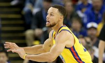 Curry metió 44 puntos en un partido de la NCAA