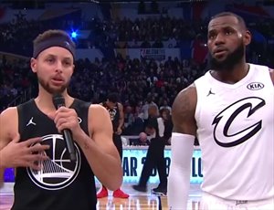 Curry, micrófono en mano, y LeBron en el Partido de las Estrellas