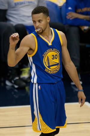 Curry ha batido el récord de triples en unas Finales con 28
