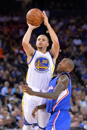 Stephen Curry anotó 28 puntos en la victoria ante los Clippers