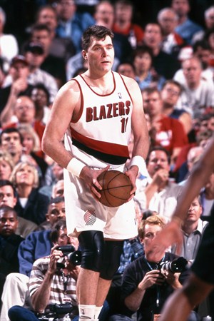 Arvydas Sabonis mostró su productividad en la NBA en los 90