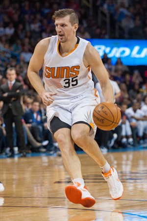 Mirza Teletovic podría dejar de ser jugador de Phoenix Suns