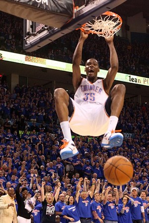 Kevin Durant anotó 30 puntos en la segunda parte ante Memphis Grizzlies