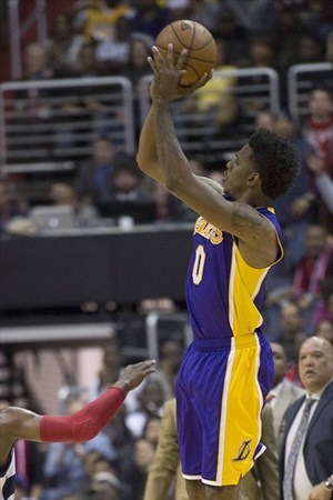 Nick Young fue la estrella de Lakers tras anotar 29 puntos en la victoria