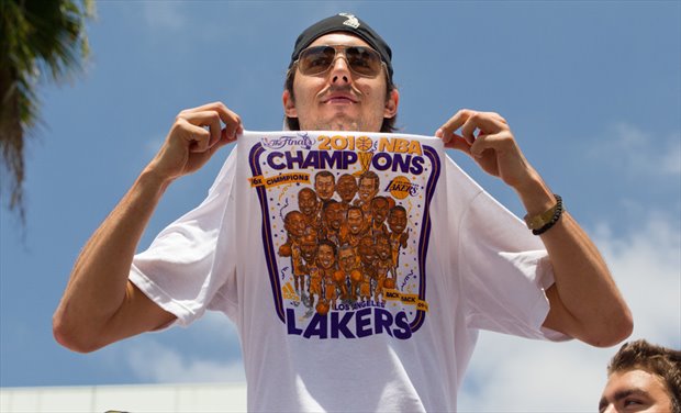 Vujacic celebra el título que ganó con Lakers en 2010