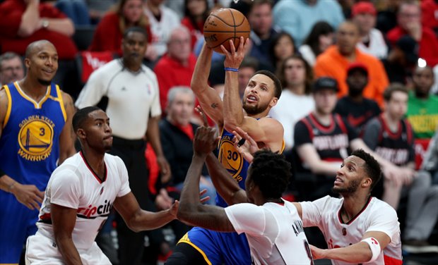 Stephen Curry anotó 37 puntos en el 4º y definitivo triunfo de Warriors sobre Blazers