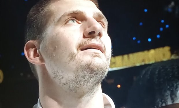 Nikola Jokic gana su tercer premio MVP en 4 años