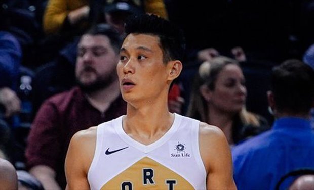 Jeremy Lin se siente abandonado por la NBA