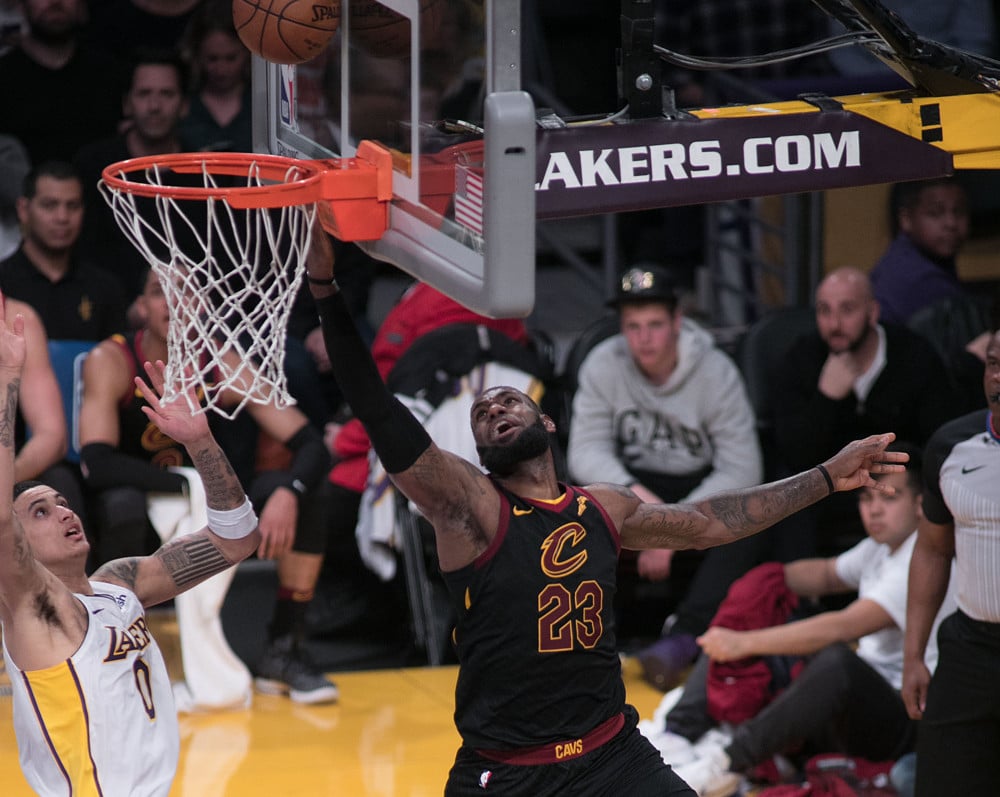 Histórico LeBron: ¡51 puntos, 8 rebotes y 8 asistencias!