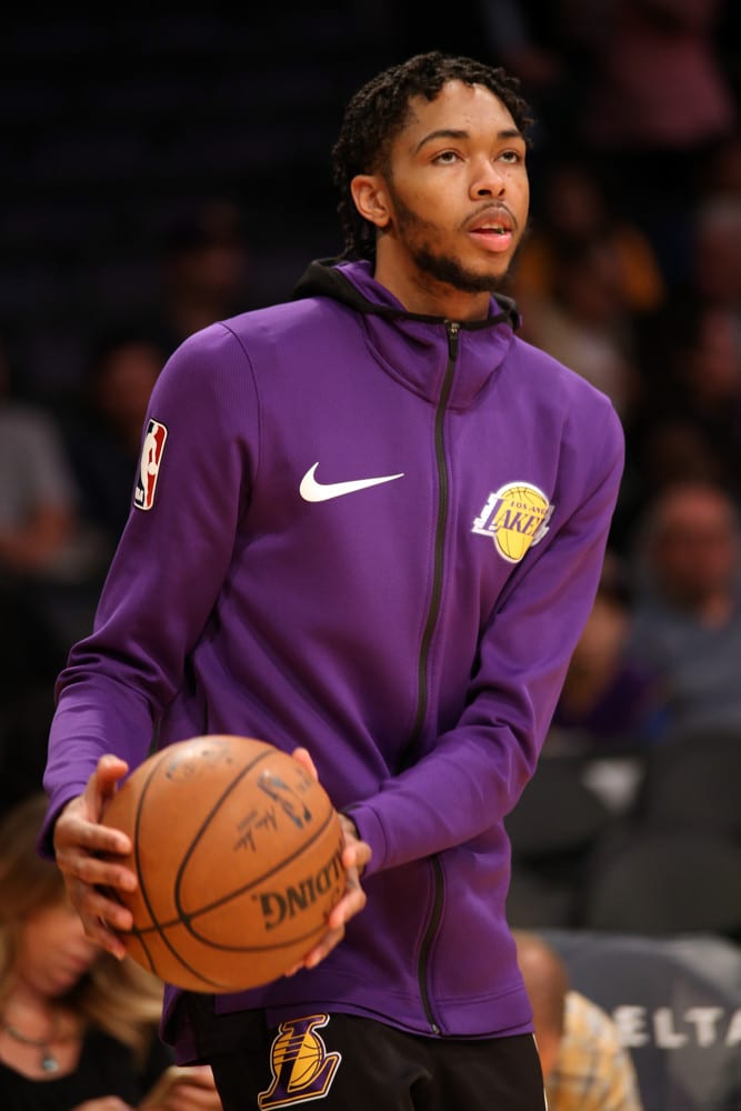 Ingram roba protagonismo a LeBron en la primera victoria de Lakers