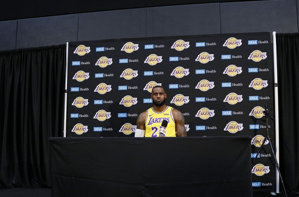El Staples ya vibra con el juego de LeBron James