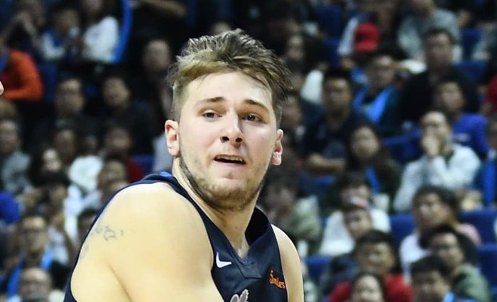 Doncic y Barea lideran el triunfo de Dallas ante Sixers en China